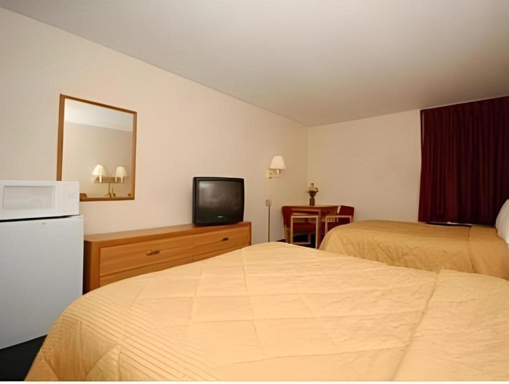 Quality Inn Waynesburg Exterior photo