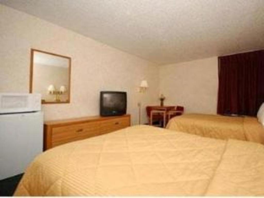 Quality Inn Waynesburg Exterior photo